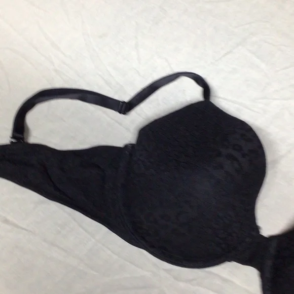 PINK Victoria's Secret Black Lace Bra - Picture 5 of 9